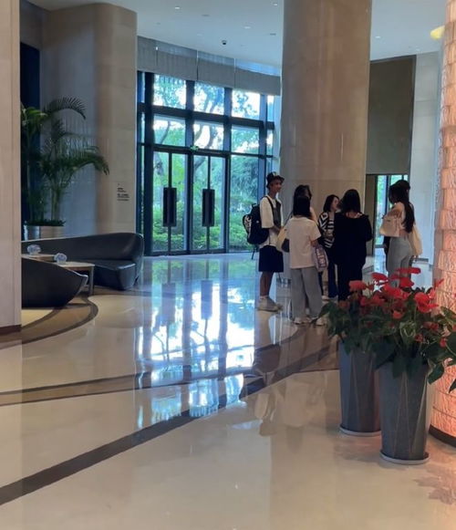 小s携全家游厦门住廉价酒店,婆婆老公全程冷脸,拮据生活曝光
